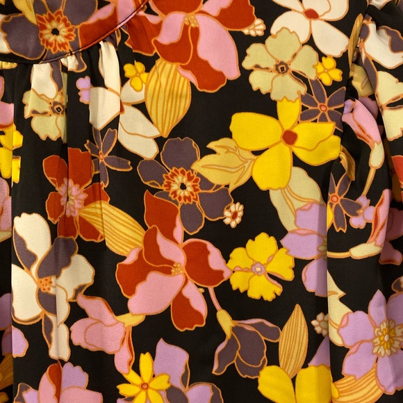 Who What Wear Silky Floral Blouse - Picture 3 of 4